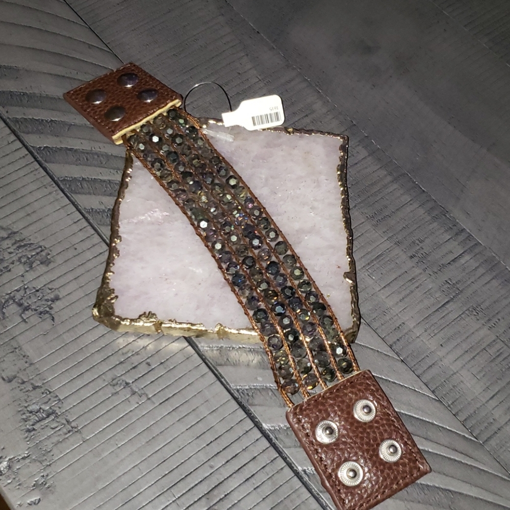 Brand new beaded snap bracelet